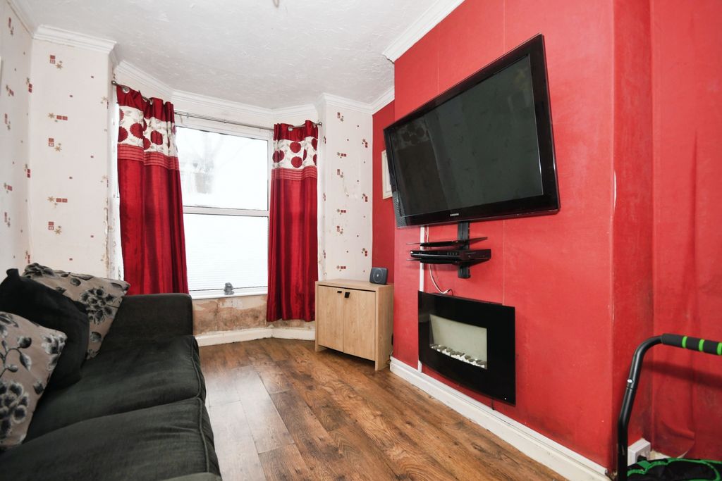 Property photo 3 of 17 Photography