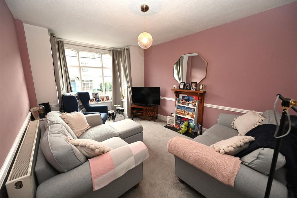 Property photo 2 of 14 Lounge.Jpg