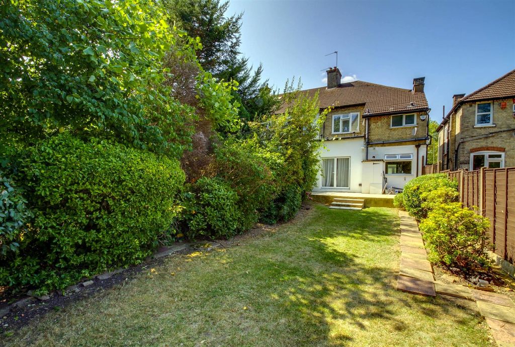 Property photo 2 of 23