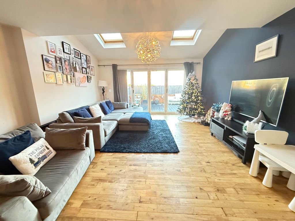 Property photo 3 of 20