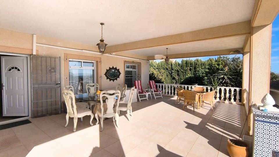 Property photo 3 of 44