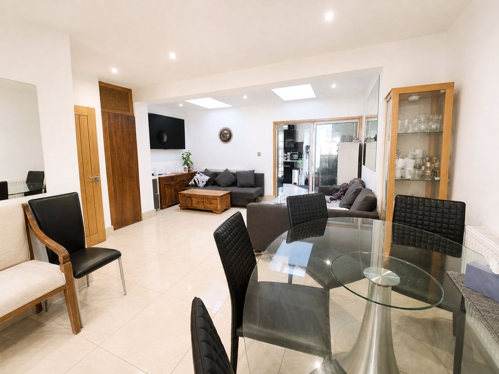 Property photo 2 of 18 Dining Area