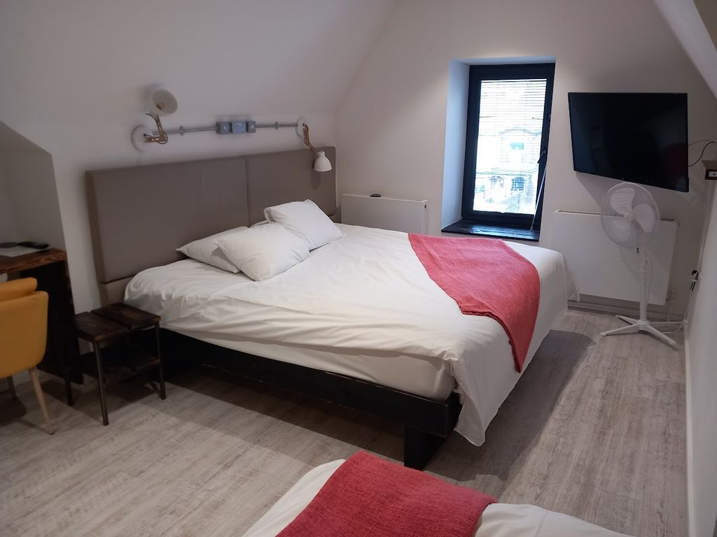 Property photo 2 of 3