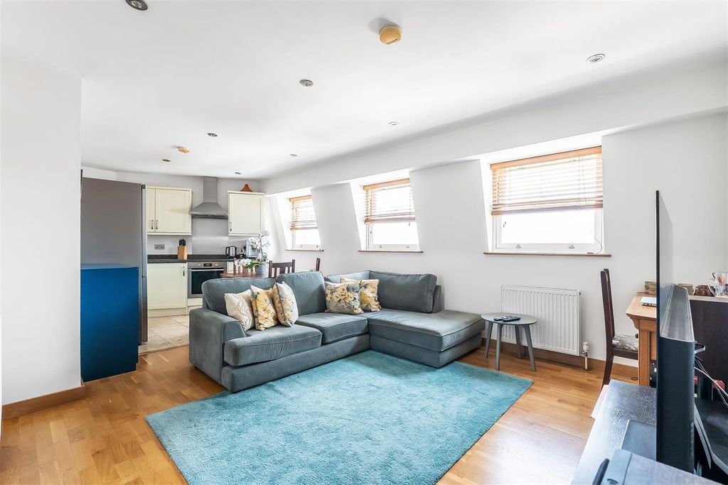 Property photo 2 of 13 15-Elm-Road-9.Jpg