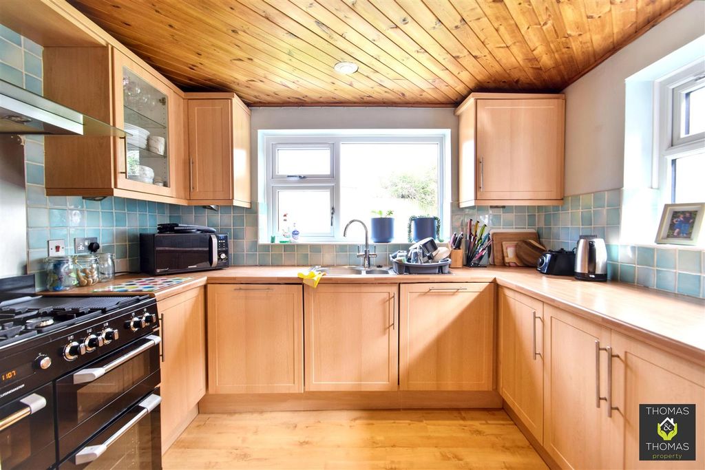 Additional image 8 of 3 bed semi-detached house for saleConiston Road, Cheltenham GL51