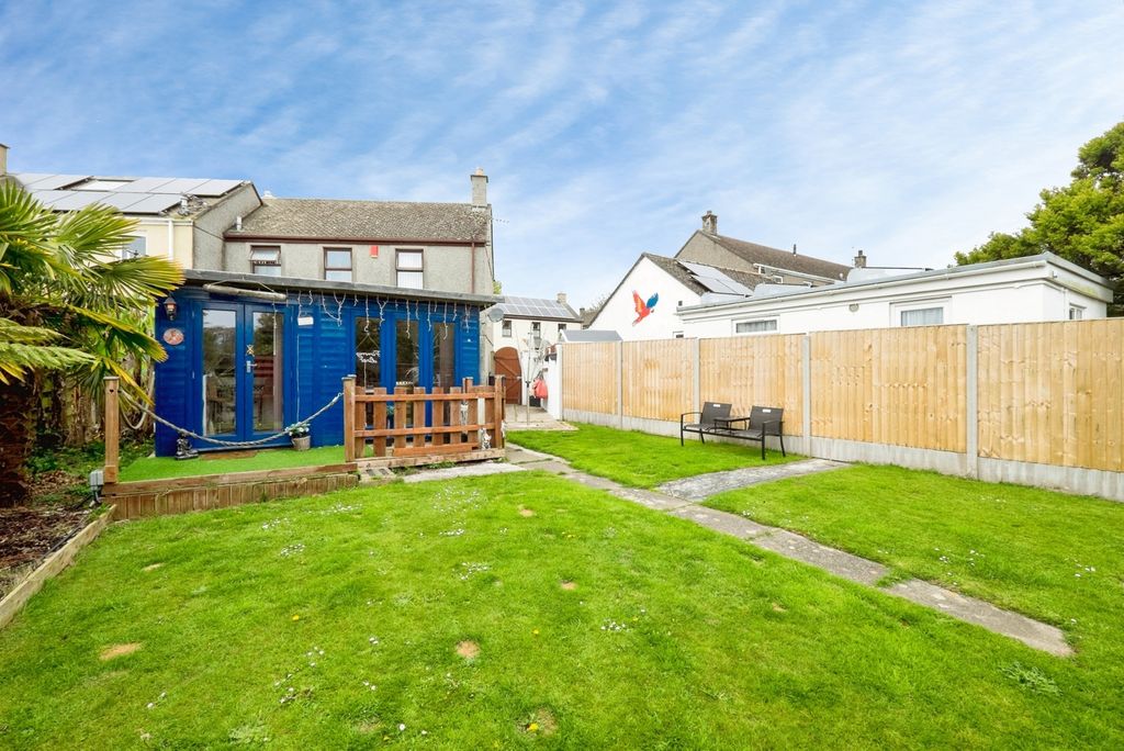 Property photo 3 of 17 Garden