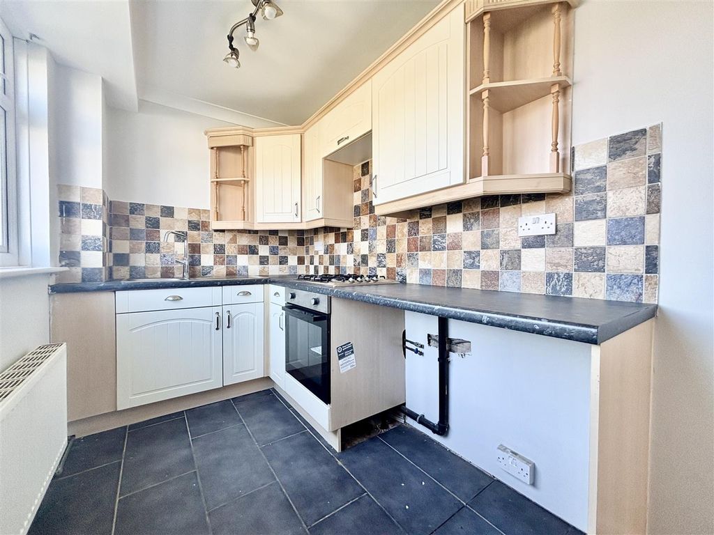 Property photo 2 of 12 Kitchen