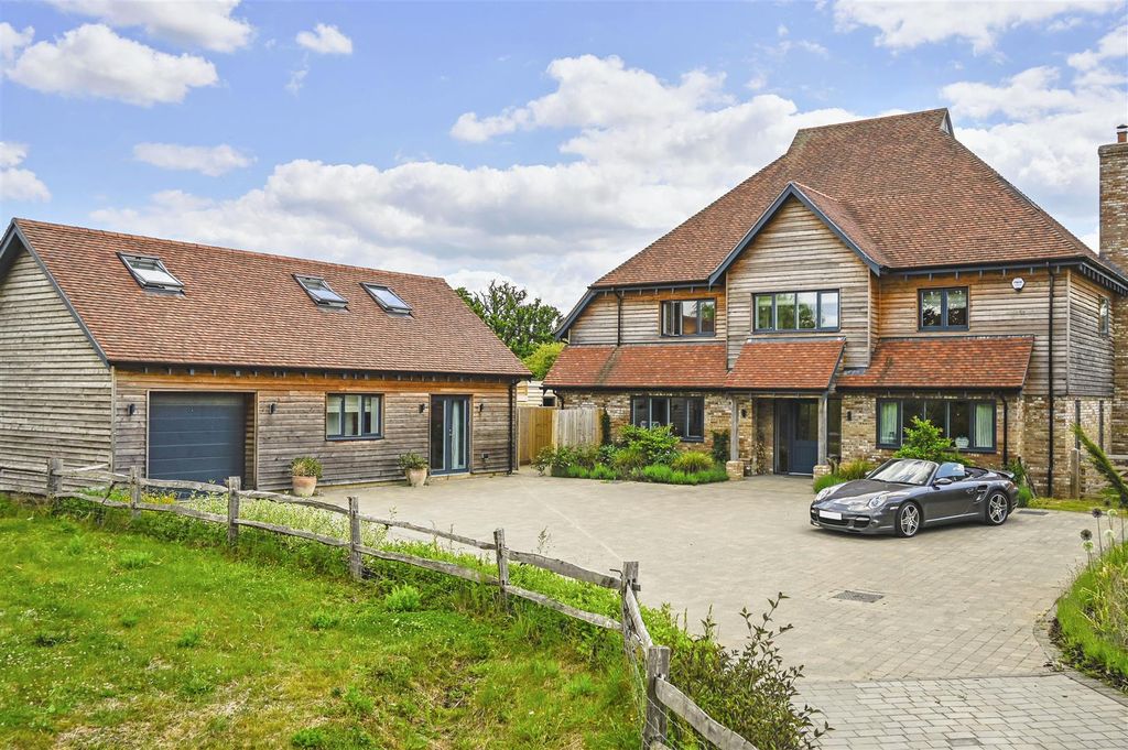 Property photo 1 of 22 Willow House Ph158.Jpg