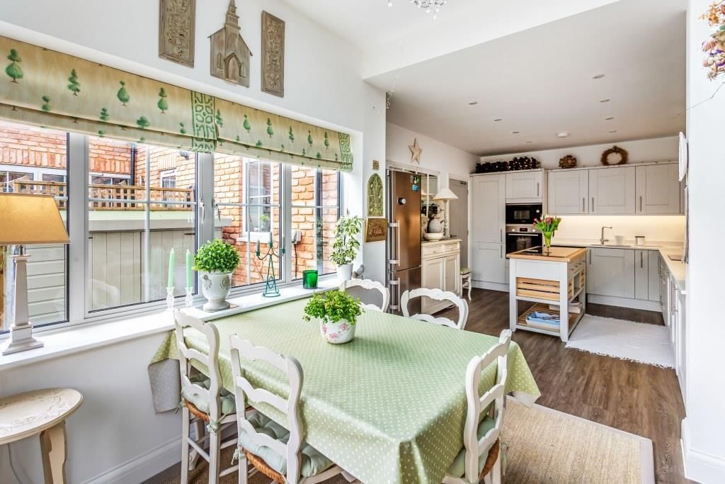Property photo 3 of 17 1-Holly-Close-17.Jpg