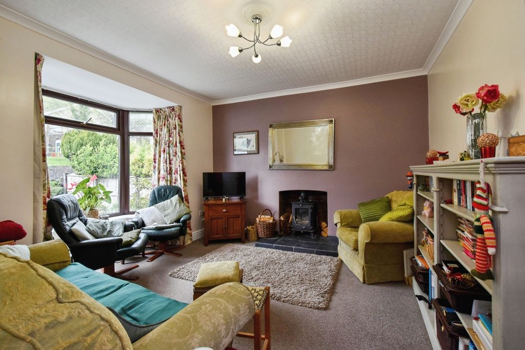 Property photo 3 of 16 Pbox-Img.Jpg