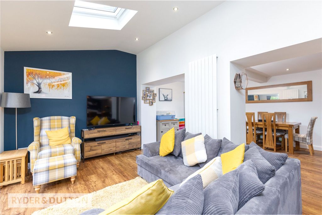 Property photo 3 of 25 Living Room