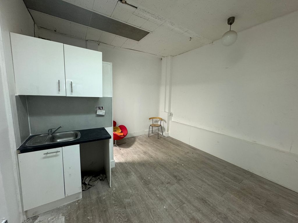 Property photo 1 of 3