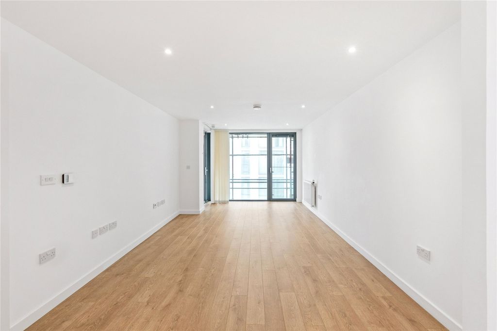 Property photo 3 of 28 Picture No. 35