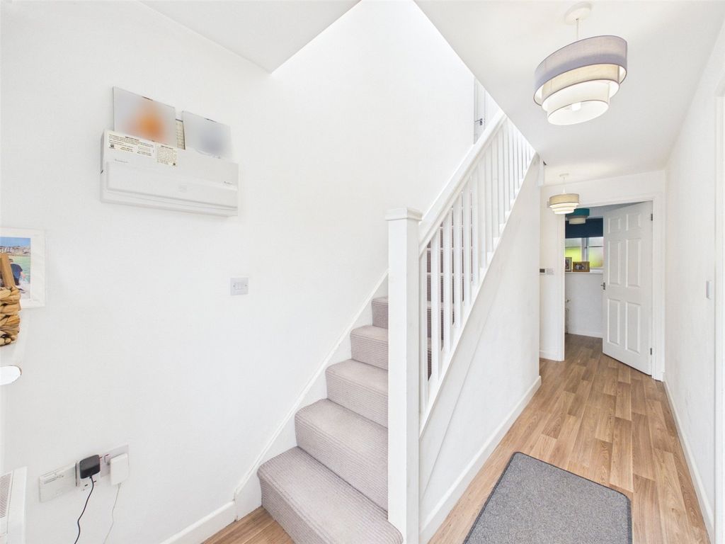 Property photo 2 of 15 Picture No. 04