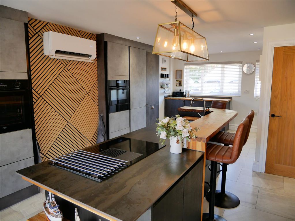 Property photo 1 of 27 Kitchen
