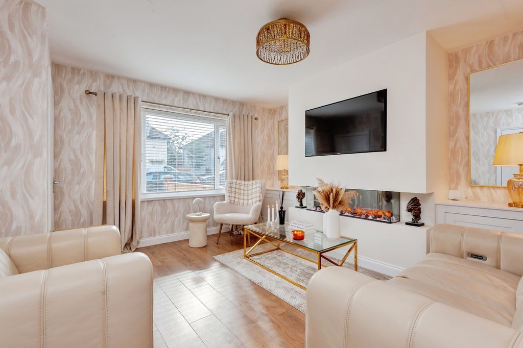 Property photo 2 of 21 Pbox-Img.Jpg