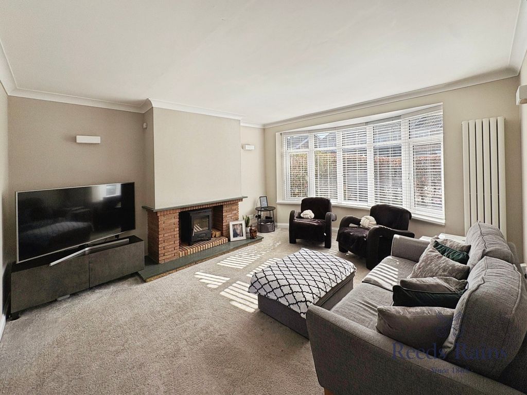 Property photo 3 of 19 Picture No. 02