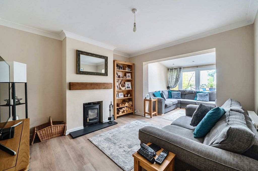 Property photo 2 of 25 1332349-19-689494...