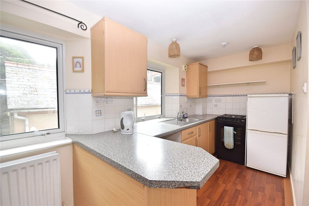 Property photo 3 of 8 Picture No. 10