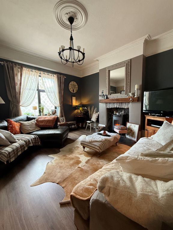 Property photo 2 of 30