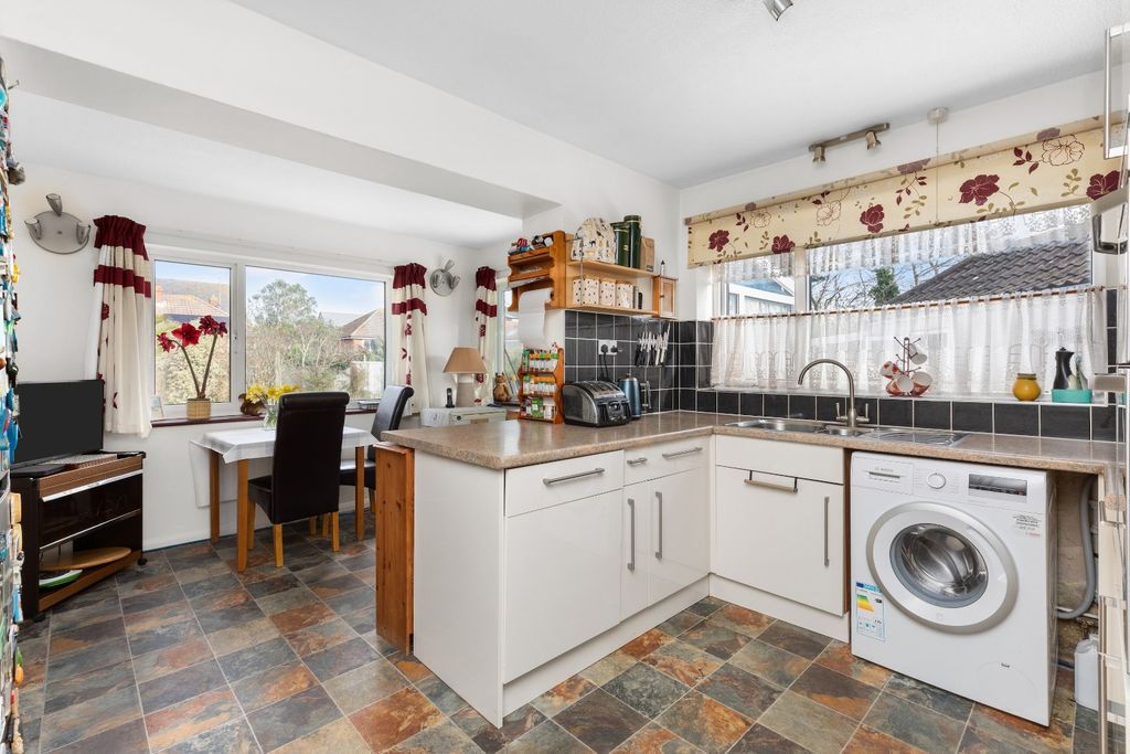 Property photo 3 of 13 4894665