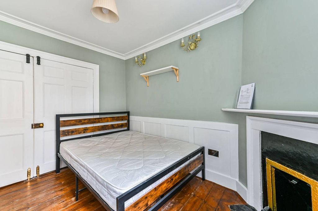 Property photo 2 of 21