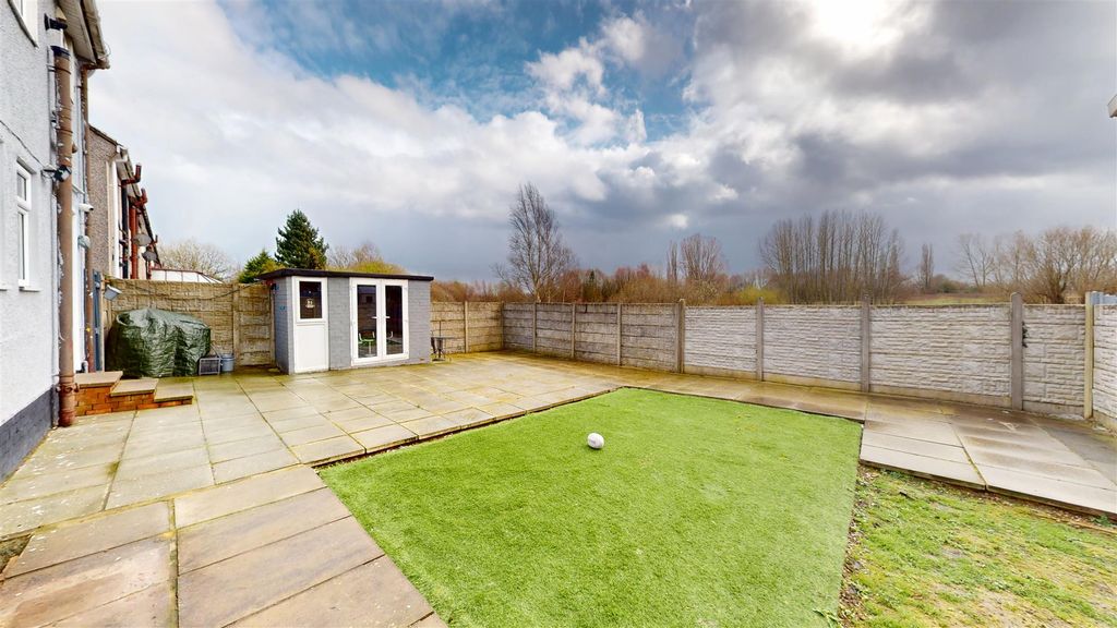 Property photo 3 of 36 Singleton Avenue Rear Garden