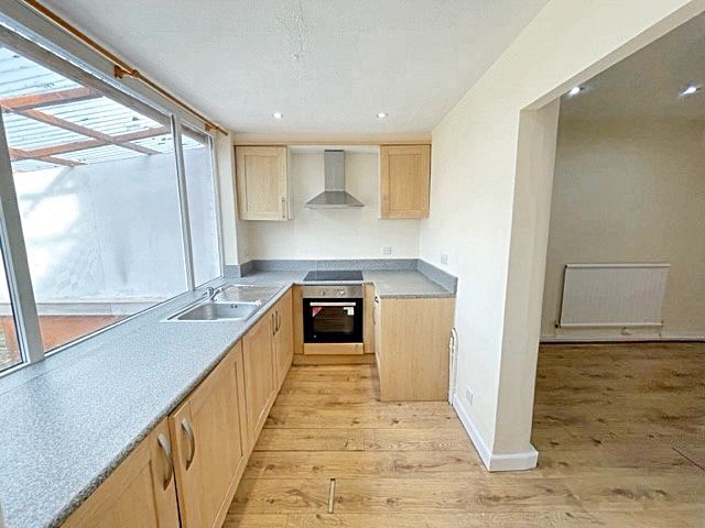 Property photo 3 of 12 Kitchen