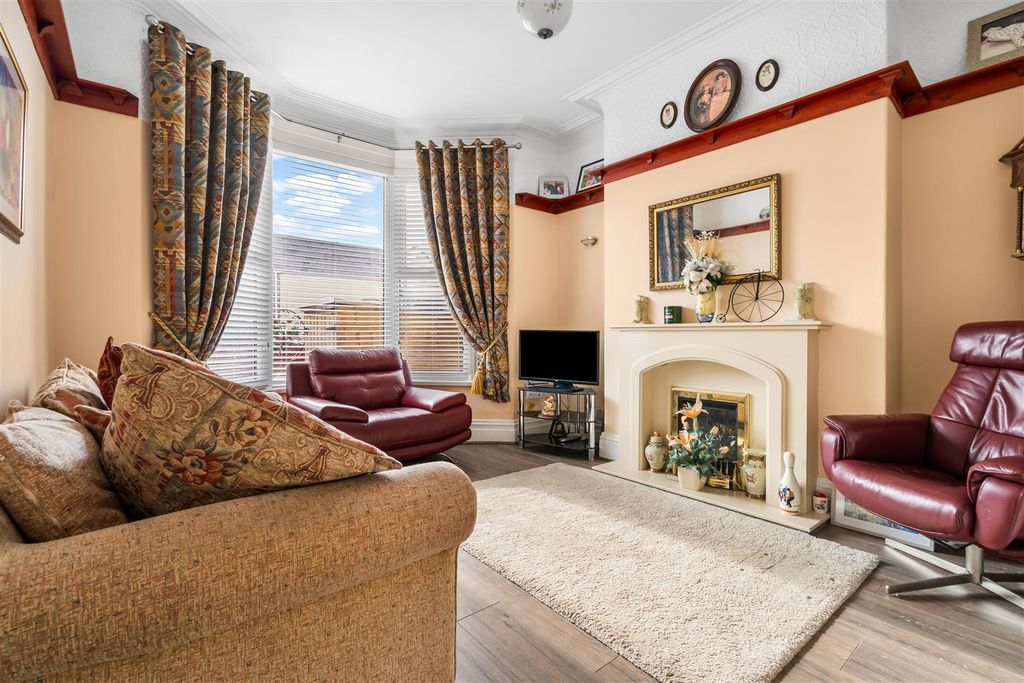 Property photo 2 of 19