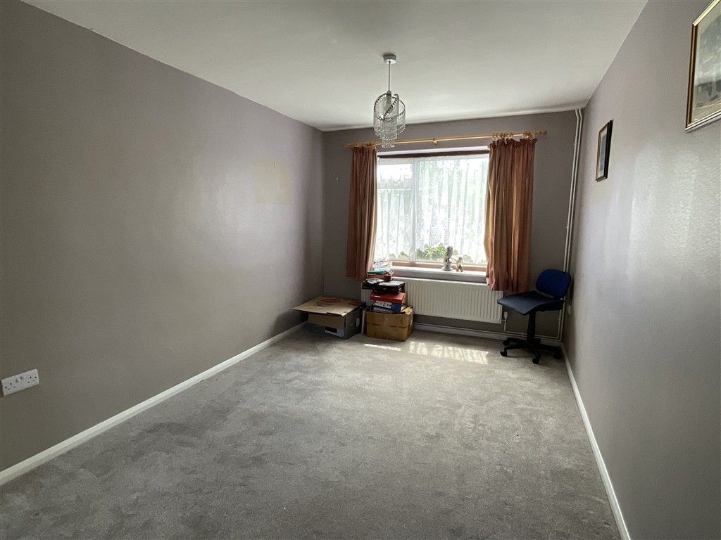 Property photo 3 of 6 Lounge