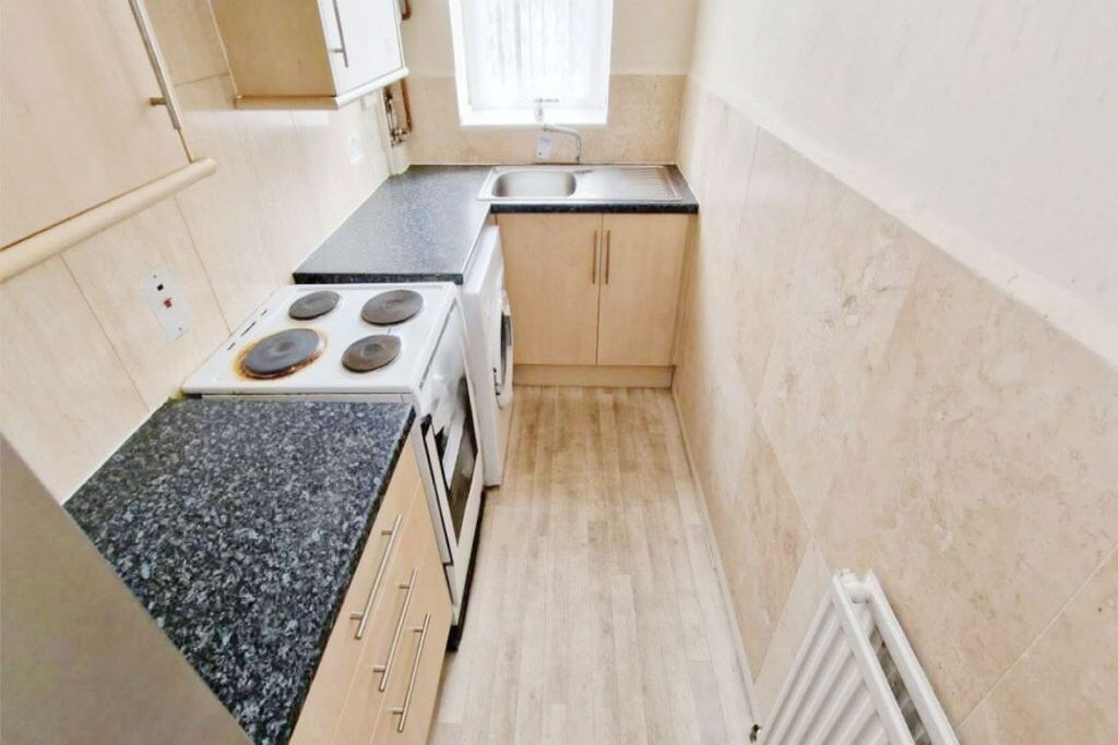 Property photo 2 of 9