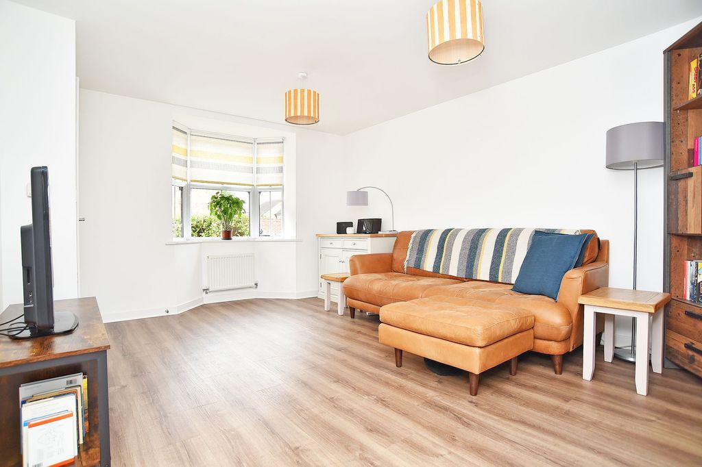 Property photo 3 of 21