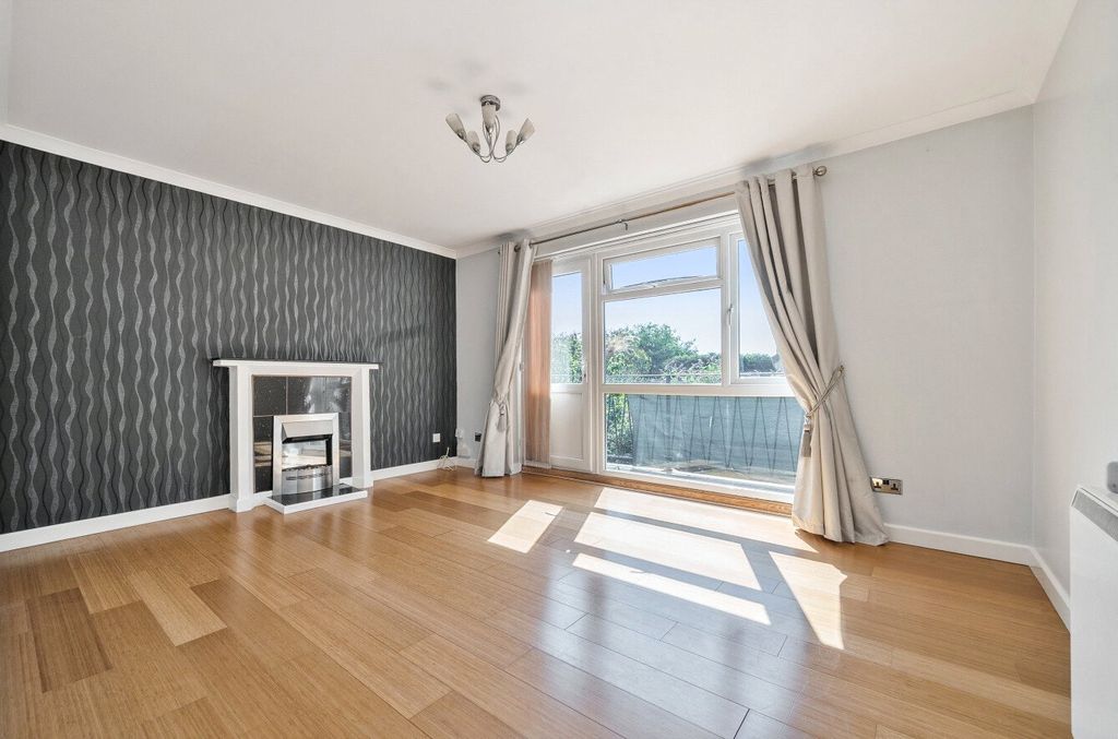 Property photo 2 of 12 1483482-17-6A3d57...
