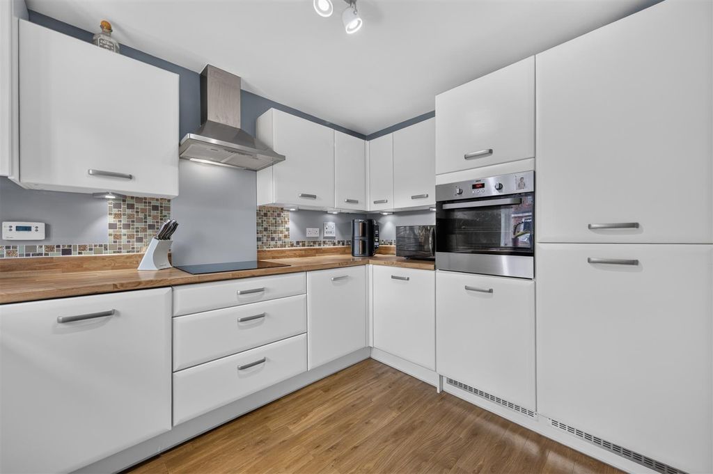 Property photo 2 of 14 7Ironsrdweb18.Jpg