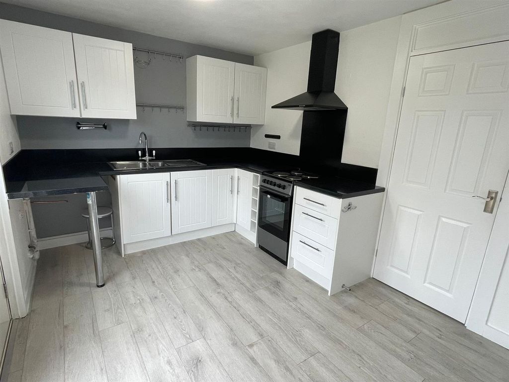 Property photo 2 of 19 0ba70c92-04Bf-4695-B91c-29626ba155Fb.Jpg