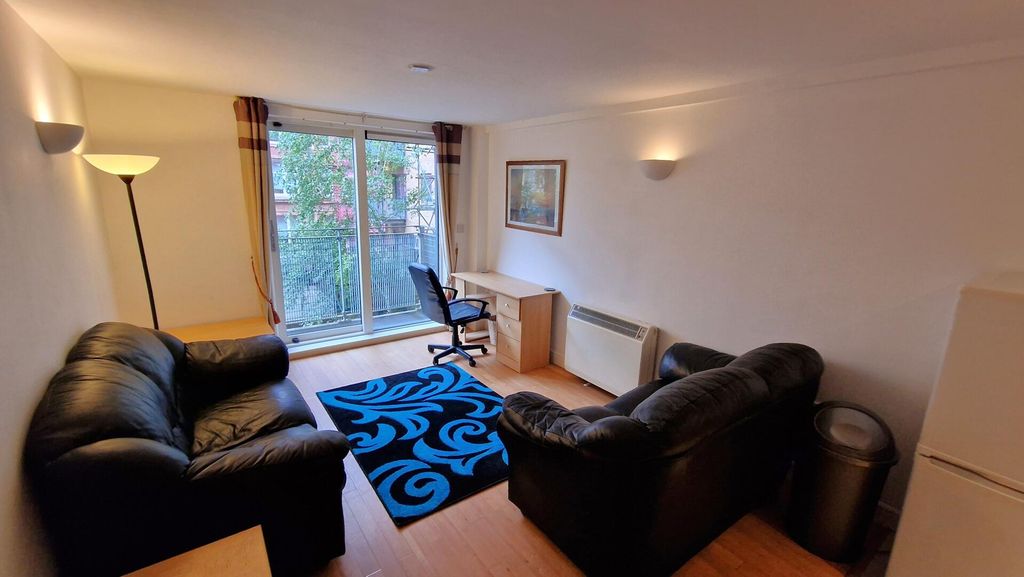 Property photo 2 of 34 Living Room