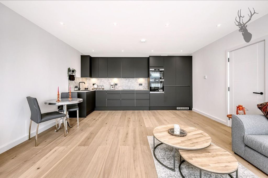 Property photo 2 of 15 Yvyjvhrheugzu1Ldrbcf7G.Jpg