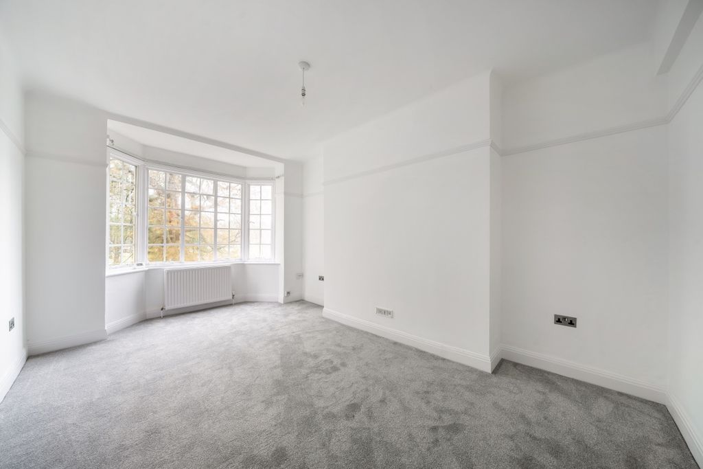 Property photo 3 of 20 1354027-11-68c2Dd...