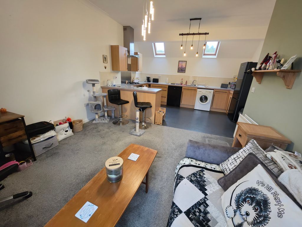 Property photo 3 of 14