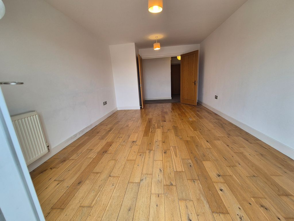 Additional image 8 of 2 bed flat for saleSwan Street, Petersfield GU32