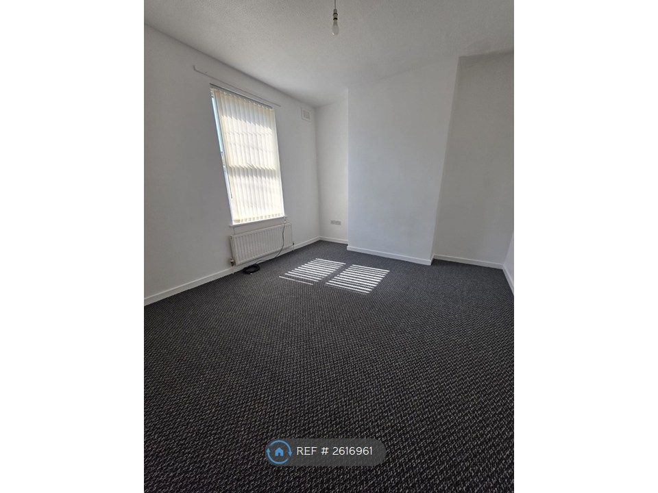 Property photo 2 of 28