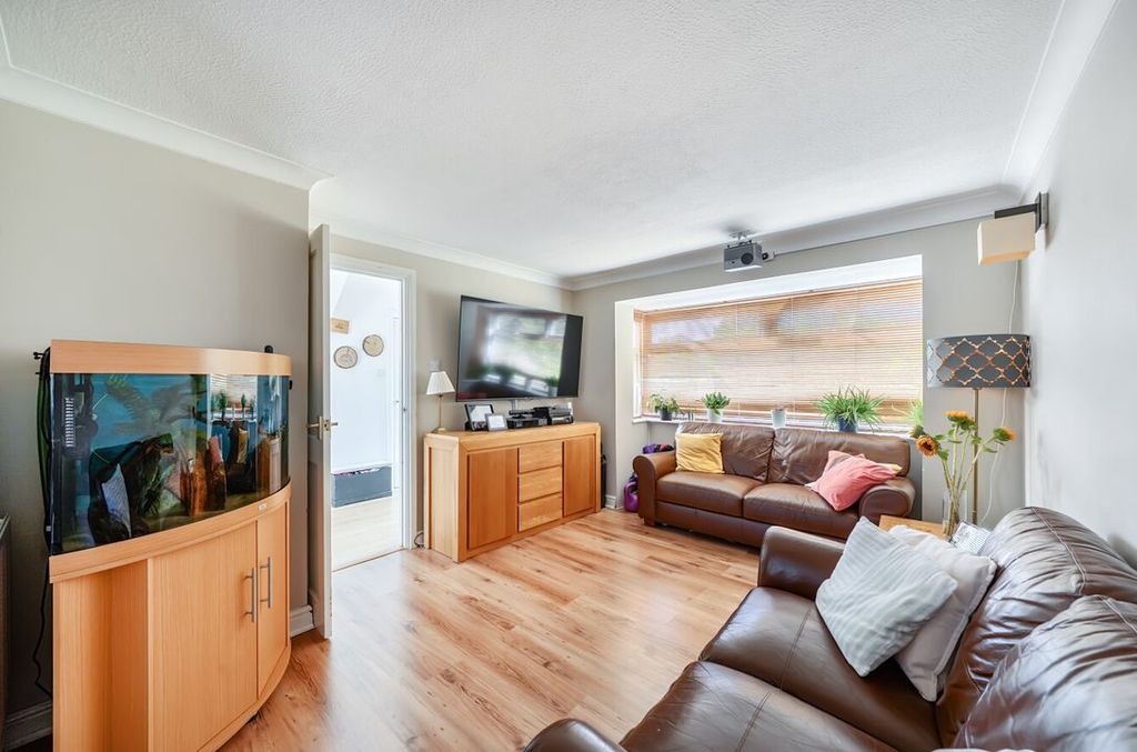 Property photo 2 of 13 15015387