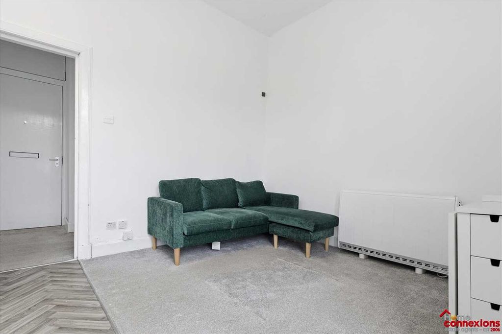 Property photo 3 of 18 Open Plan Lounge & Kitchen (2)