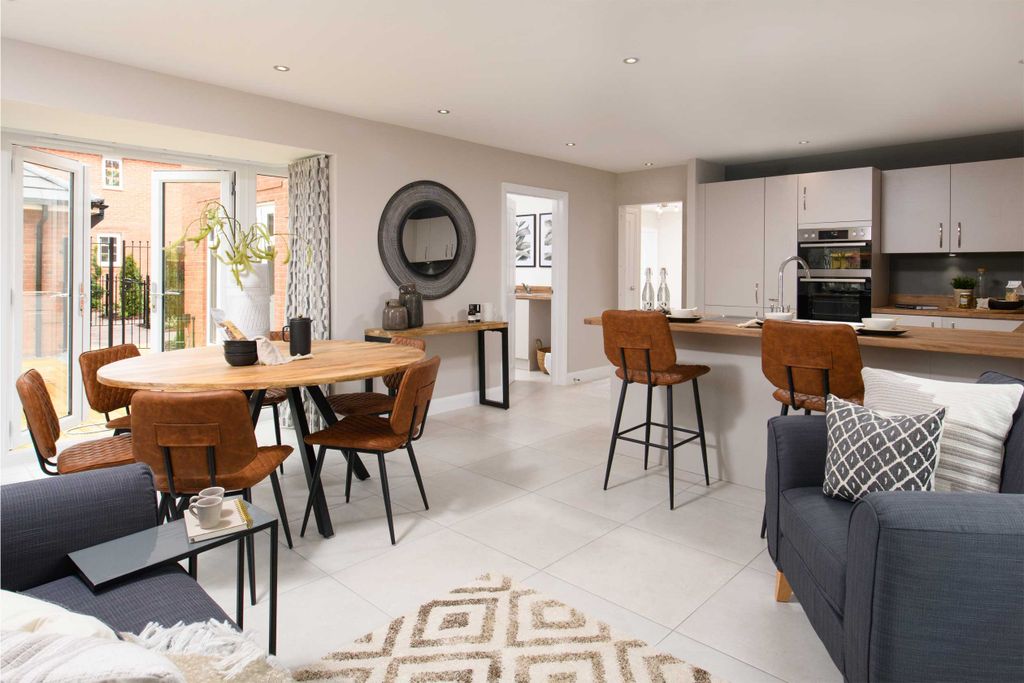 Property photo 3 of 10 Henley Kitchen