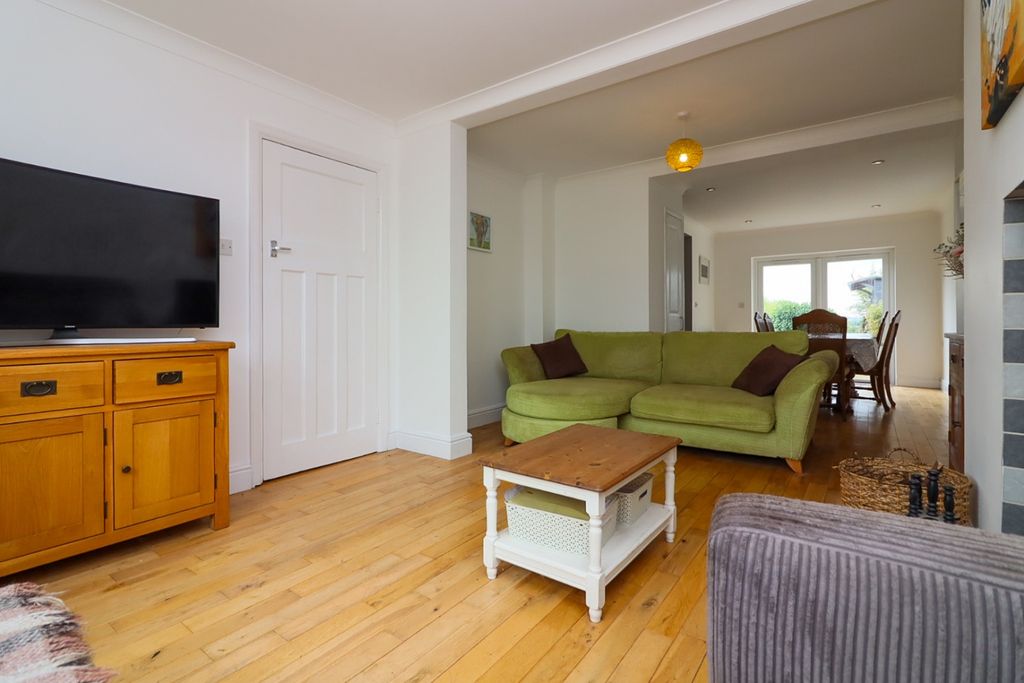 Property photo 2 of 52 Image00065