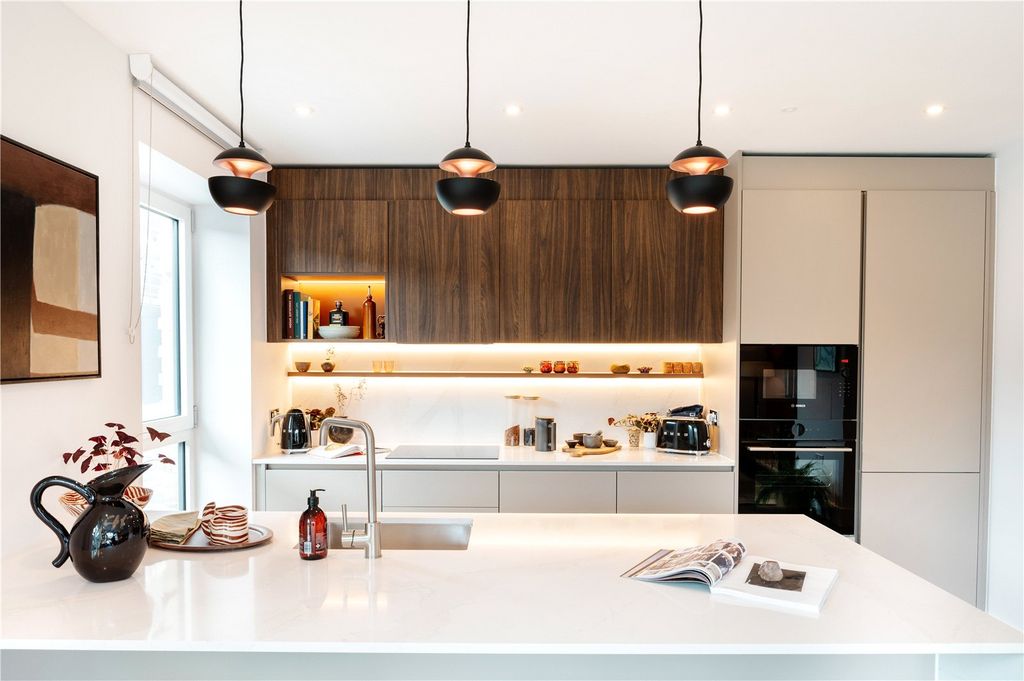 Property photo 3 of 21 Show Home Kitchen