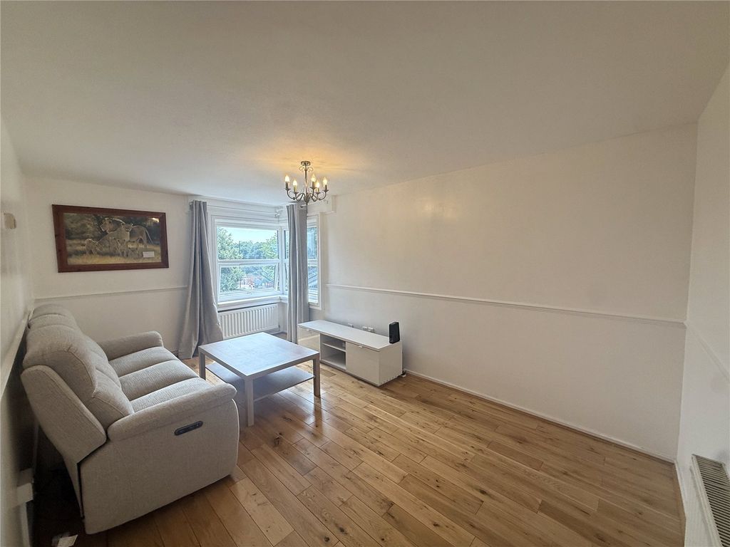 Property photo 3 of 8 Picture No. 06