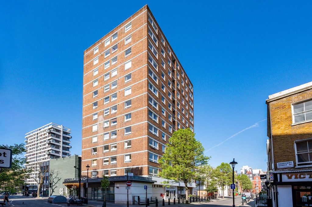 Property photo 2 of 8