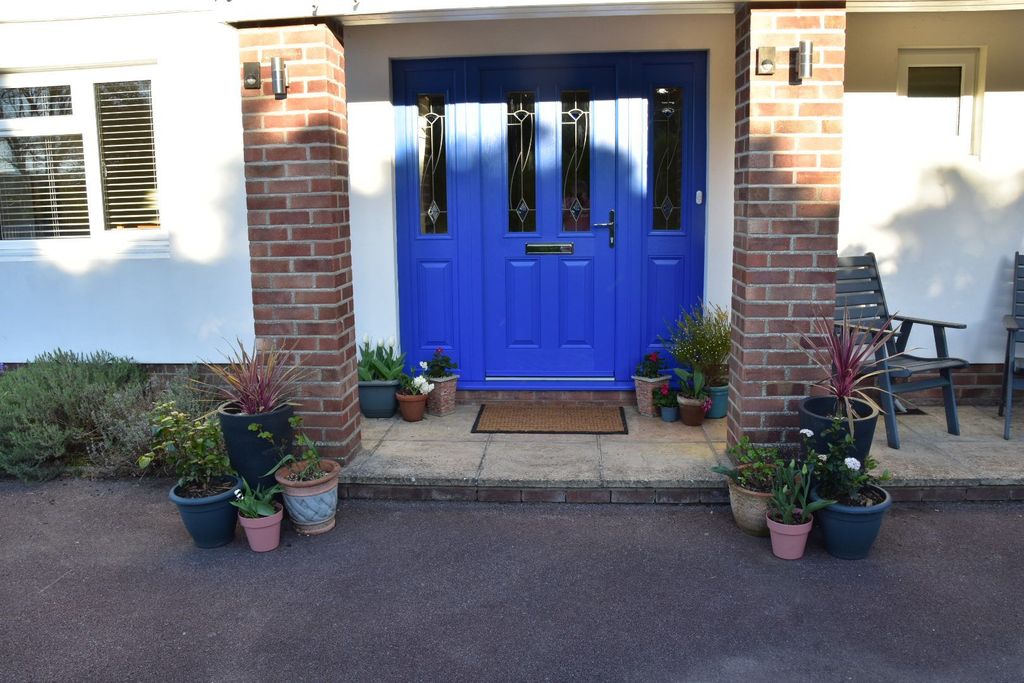 Property photo 2 of 22
