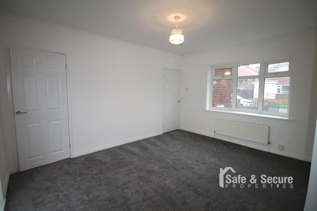 Property photo 3 of 14 Living Room (2)